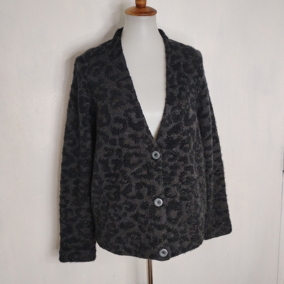 LEOPARD LULULEMON CARDIGAN - Picture 7 of 8